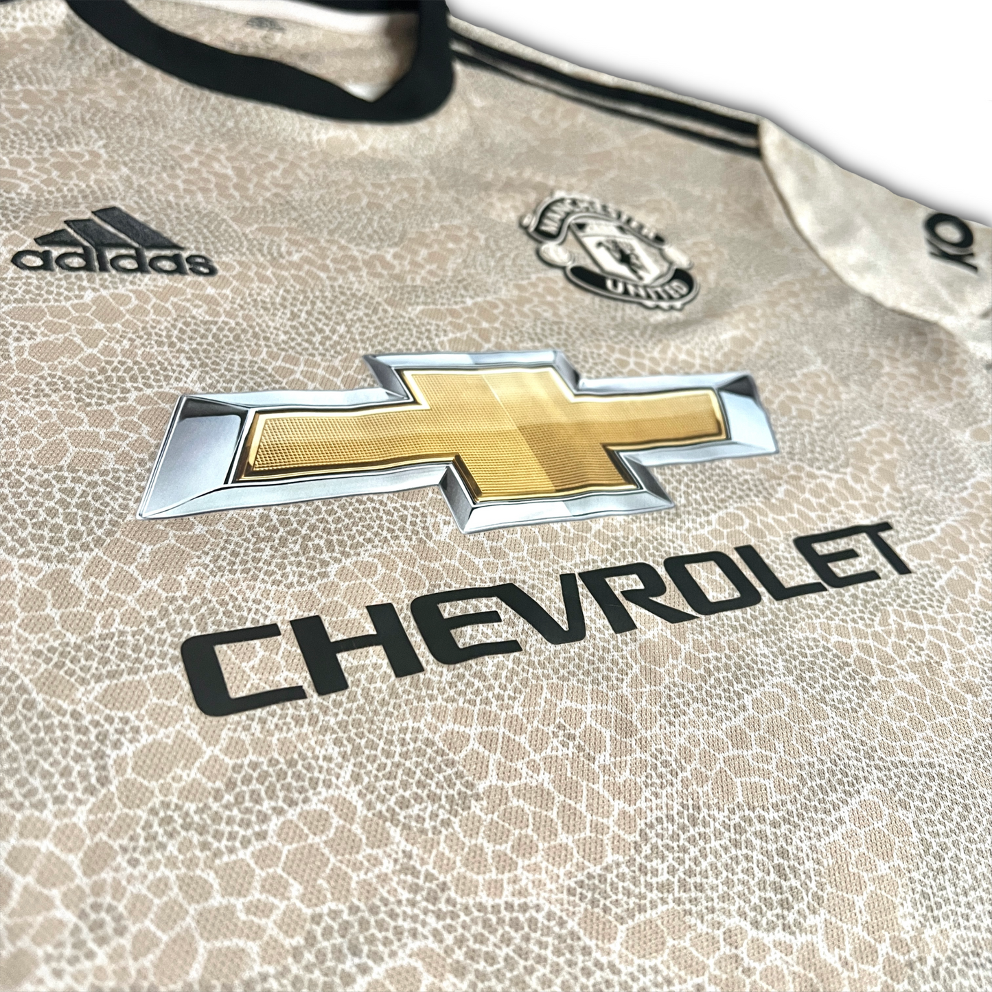 Manchester United 2019/20 Away Shirt - S