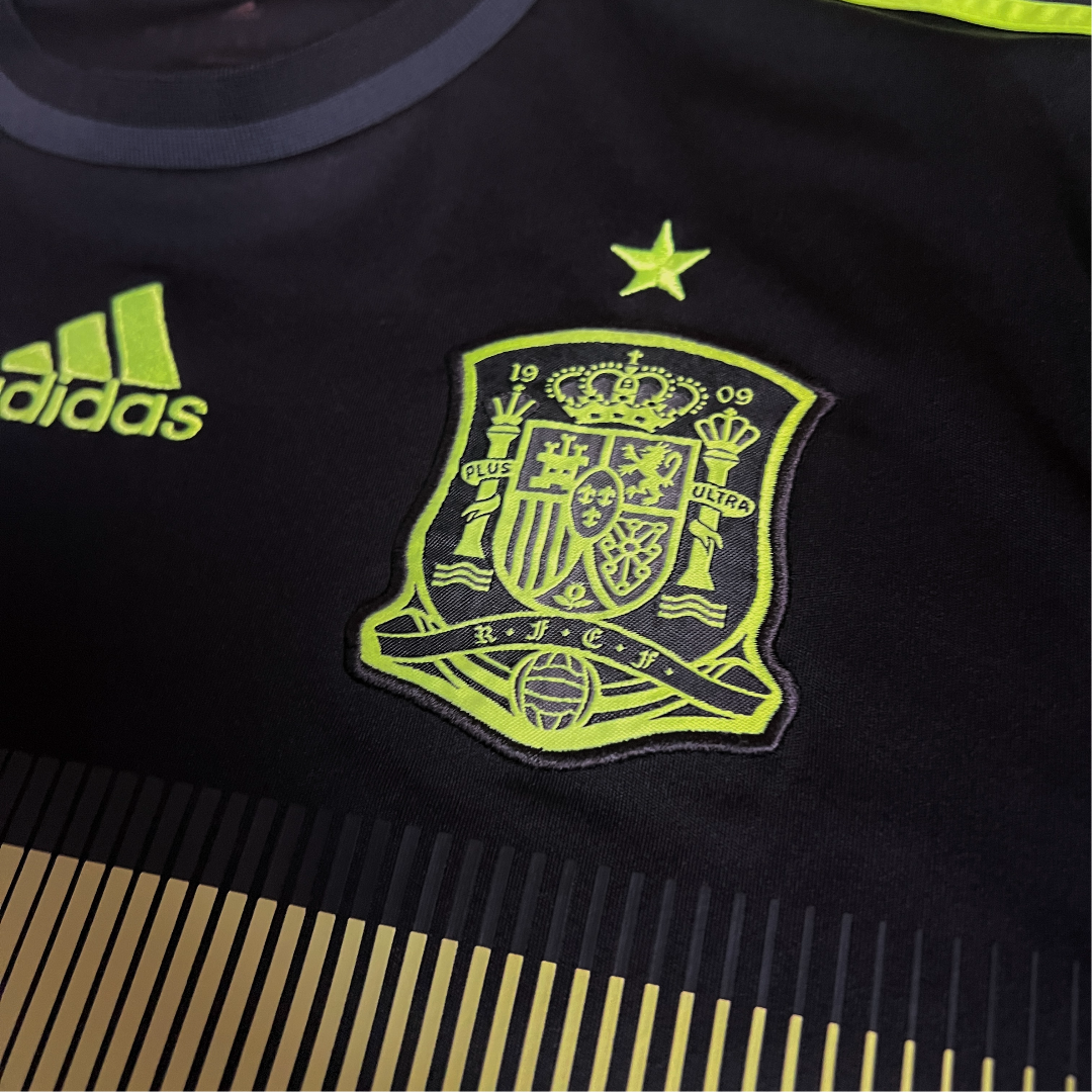 Spain 2014/15 Away Shirt - M